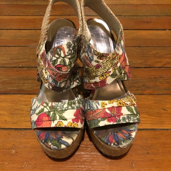 Floral wedges - Picture 2 of 7
